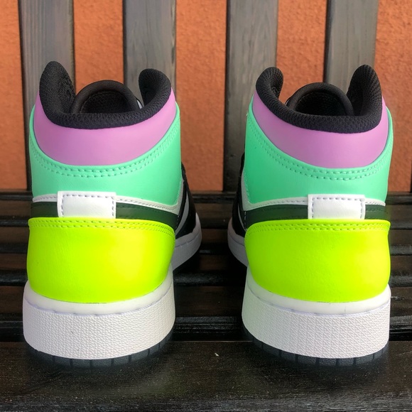 Air Jordan 1 Mid (554725 175) Pastels, NEW - Picture 6 of 7